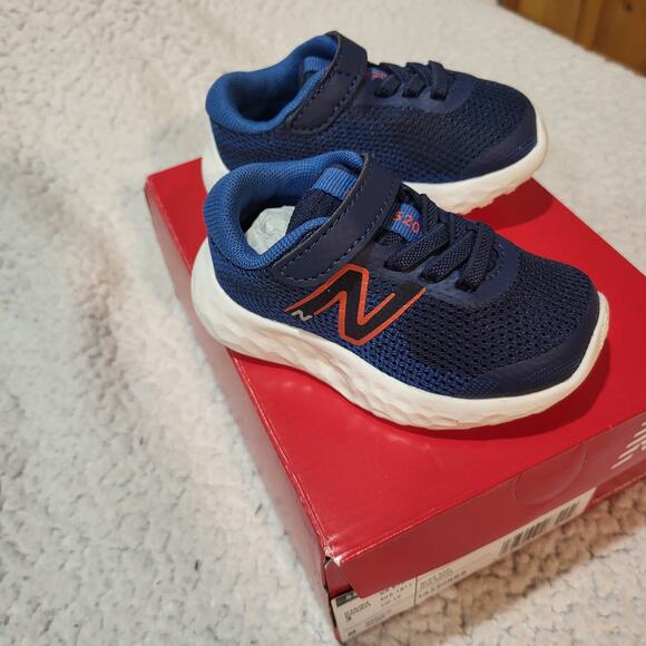 NIB New Balance Baby 520 V8 Bungee Running Shoe Navy size 3 US Unisex Infant - Picture 1 of 7